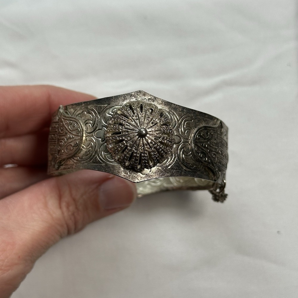 Vtg Middle Eastern Silver Plated Hinged Bangle Br… - image 4